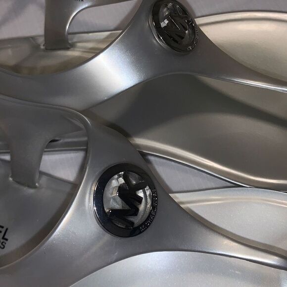 Michael Kors Silver Jelly Thong Sandals Size 6R - Picture 13 of 16